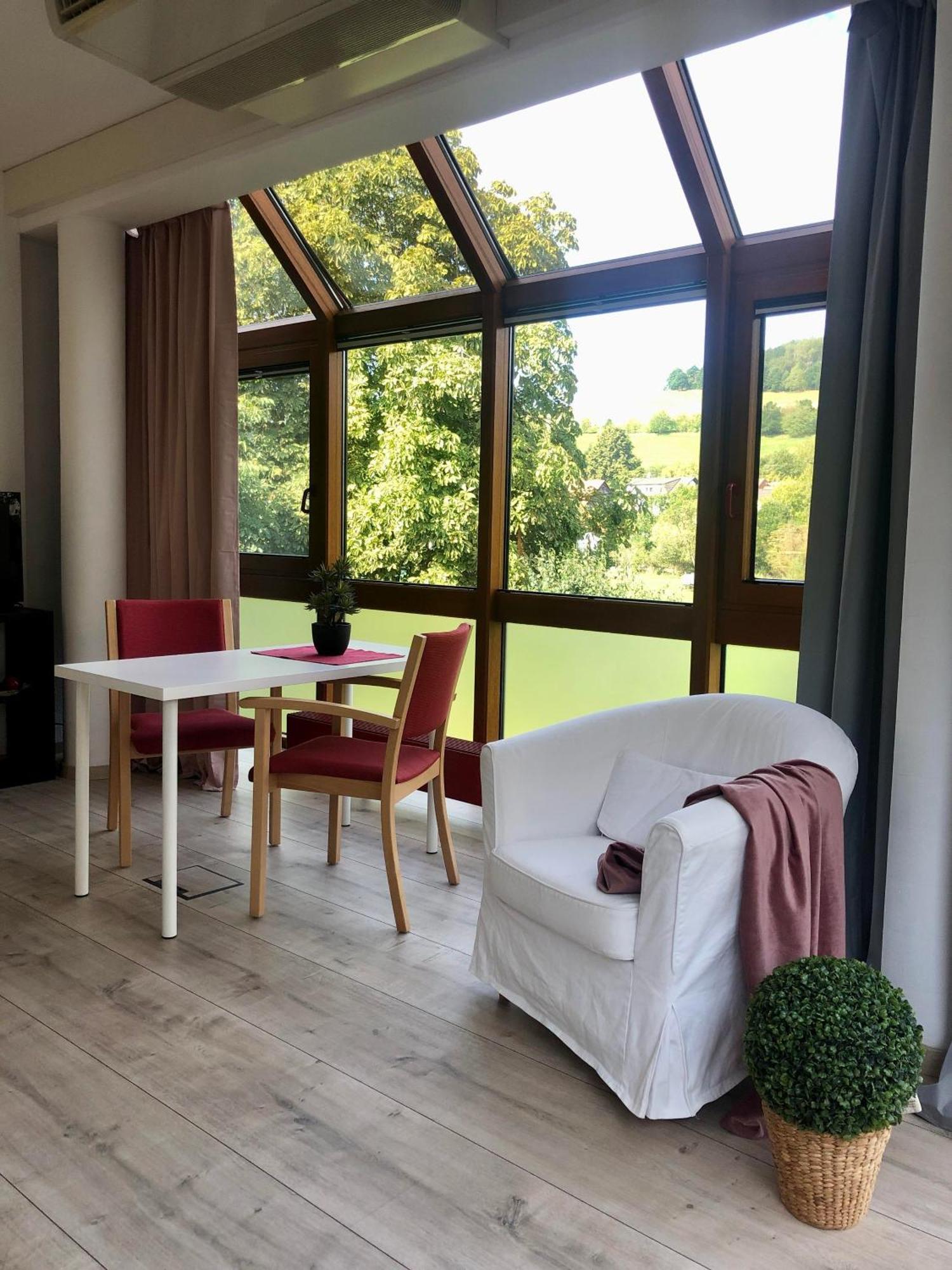 Rhoenzeit Apartements Und *